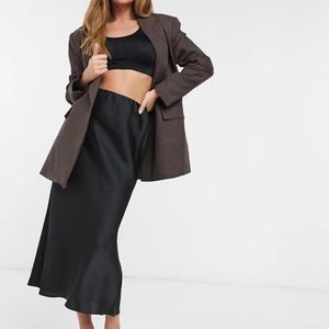SATIN black skirt!